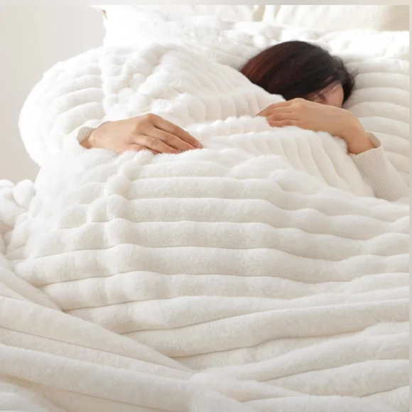 Full Size - 3 Piece Fluffy Duvet Cover Set - Cover & 2 Pillow Cases - Picture 8 of 14